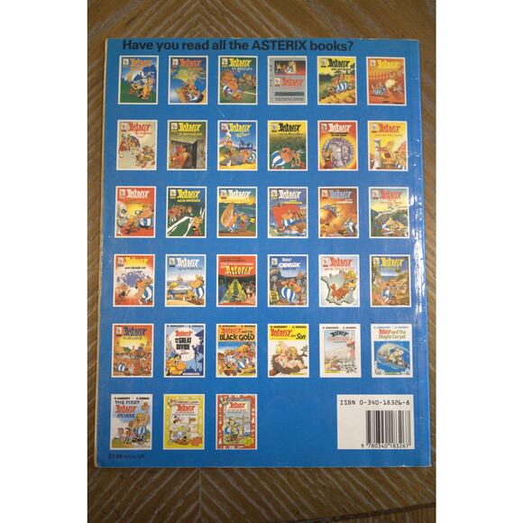 Asterix in Spain Book 2 Hodder D 1993 Edition Goscinny & Uderzo Vintage Comic - Picture 3 of 3